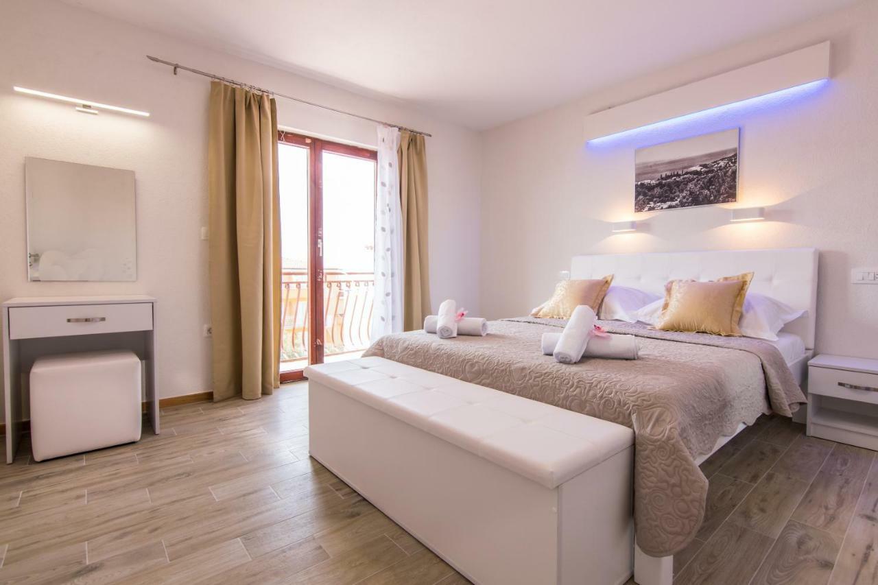 Apartments Family Roso Проманья Экстерьер фото